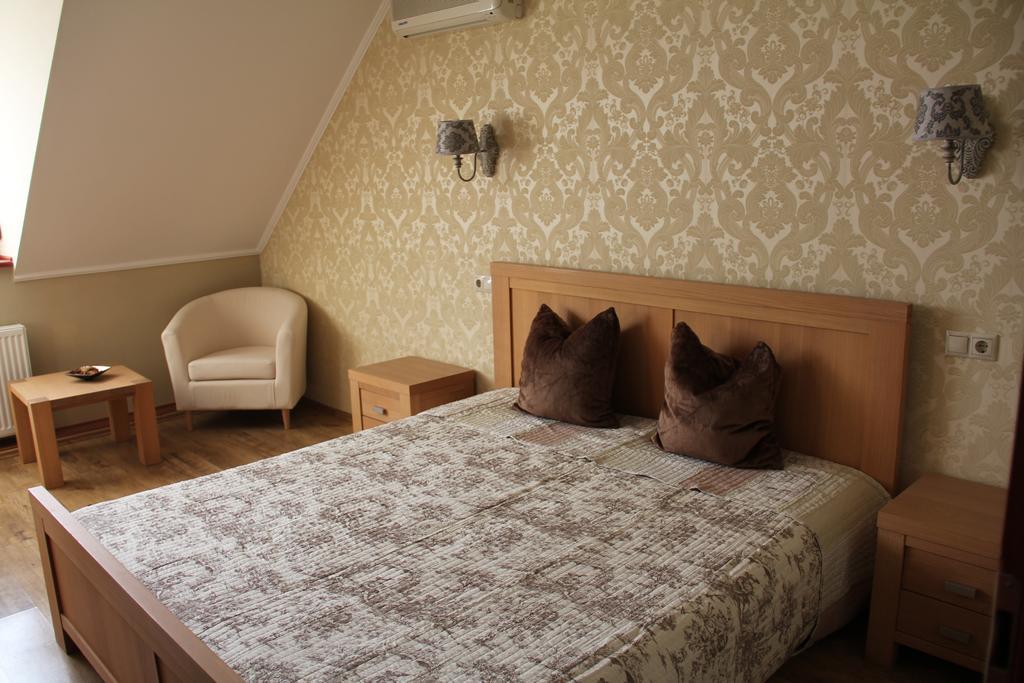 Guest House Romantika Panzio Gyula Kamer foto