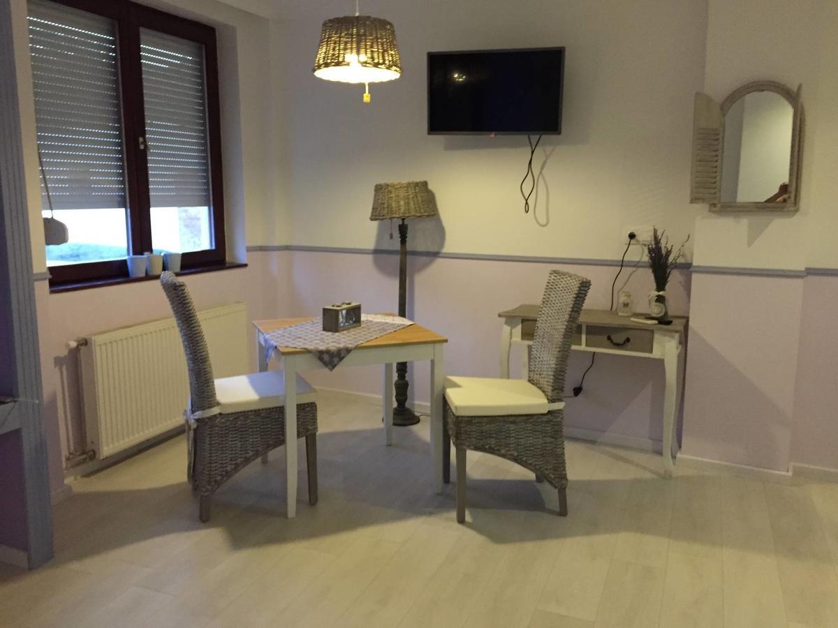 Guest House Romantika Panzio Gyula Buitenkant foto